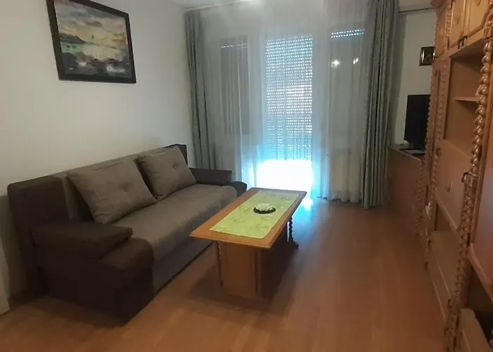 Apartment Pedestrian Street *